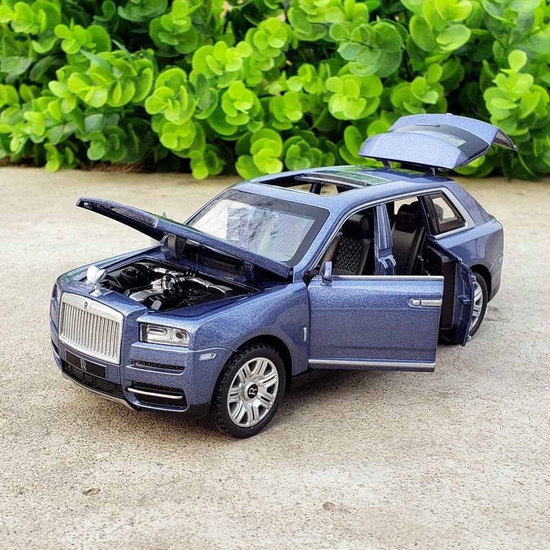rolls royce cullinan diecast model