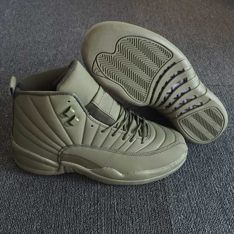 Mens 12s Kids Basketball Shoe 