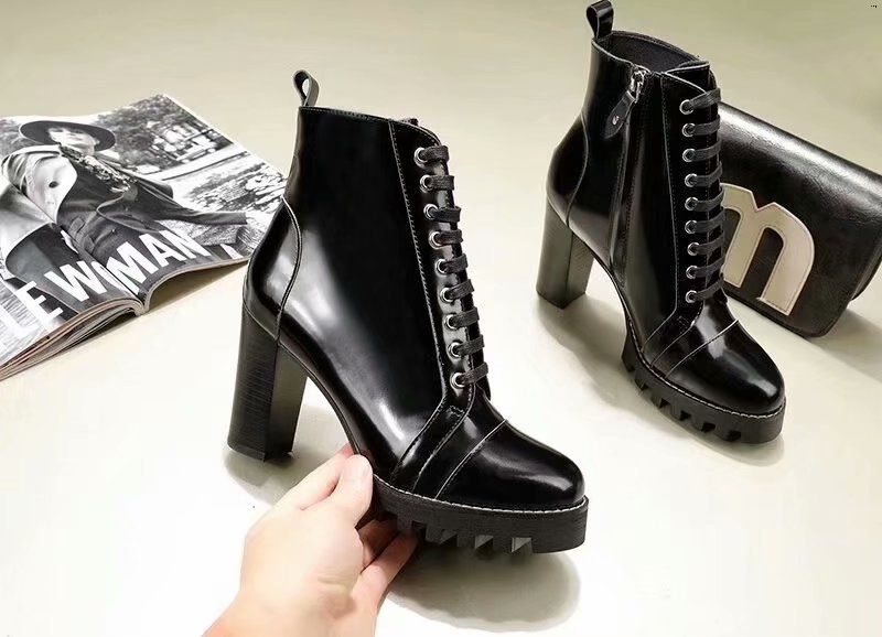 Compre 2019 Nuevas Botas De Color Para Mujer De Invierno, Botines Negros, Tacones Altos Y Botas Antideslizantes, Zapatos De Cuero Para Mujer Únicos Y Compre 2019 Nuevas Botas De Color Para Mujer De Invierno, Botines Negros, Tacones Altos Y Botas Antideslizantes, Zapatos De Cuero Para Mujer Únicos Y