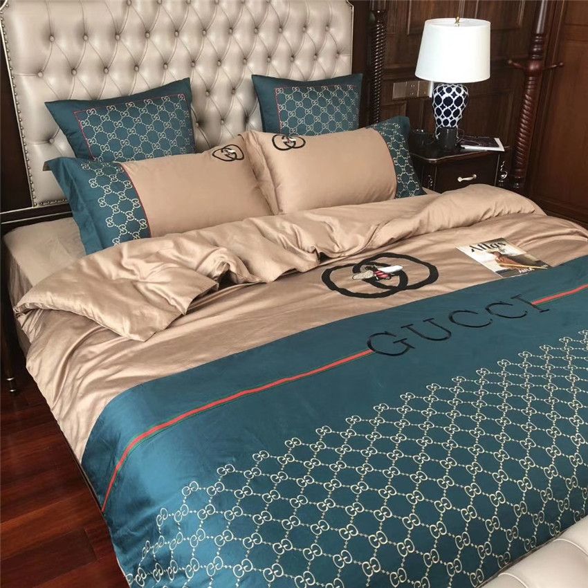 Classic Bee Embroidery Bedding Suit For Men And Women Quality Life