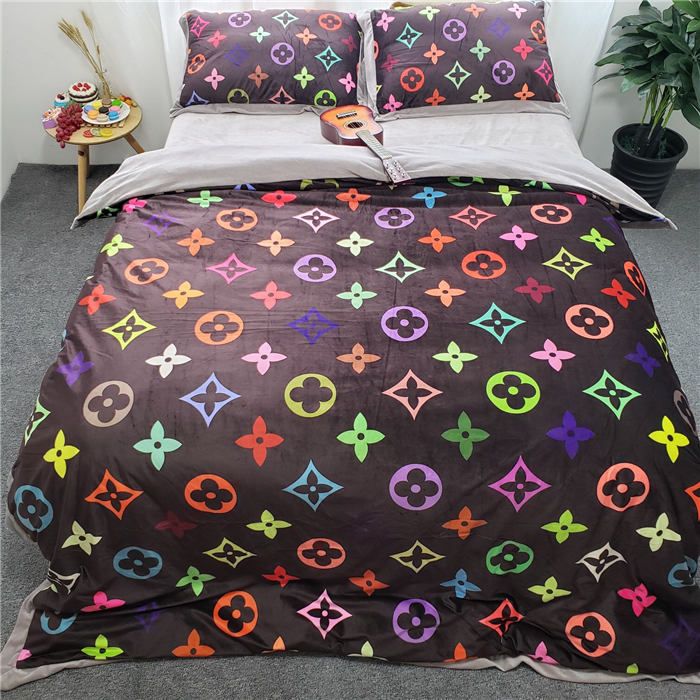 Colorful Geometric Pattern Soft Warm Beddingsets With Zipper