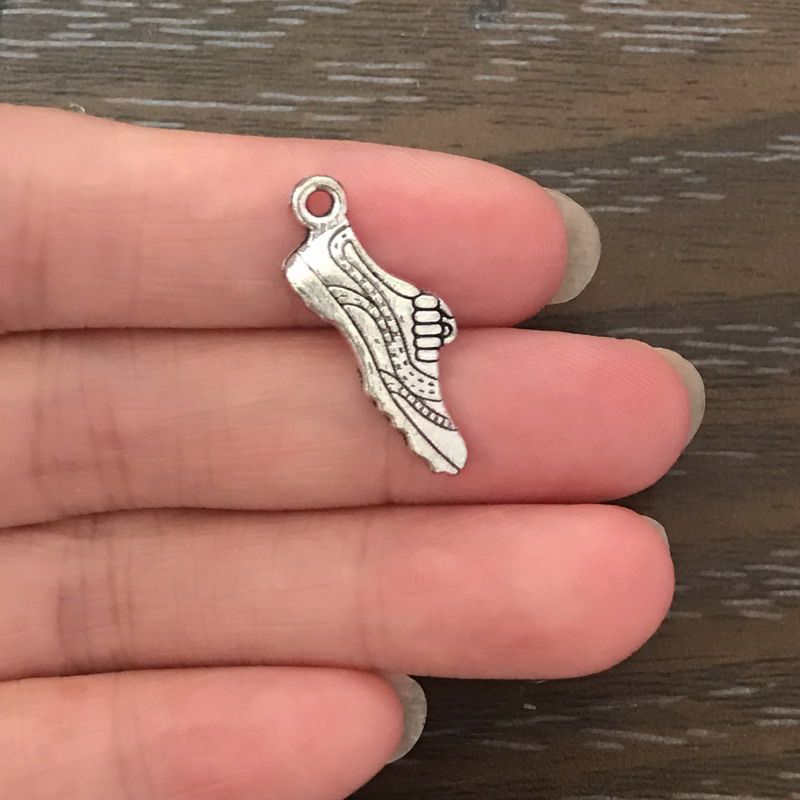 2020 Wholesale DIY Charm Running Shoes Charm Antique Silver Tone Sport Pendant Charm For