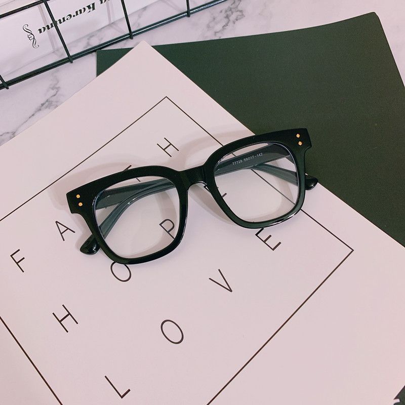retro square frame glasses