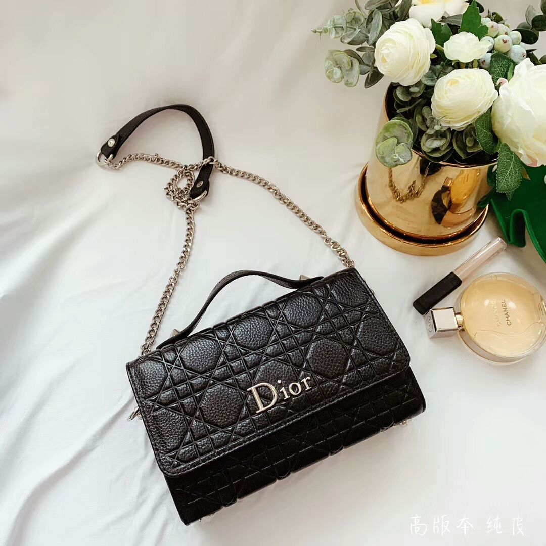 Best Brands For Purses And Wallets For Women 2020