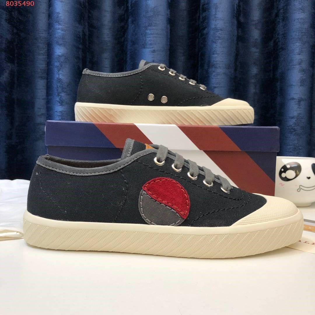 retro canvas sneakers