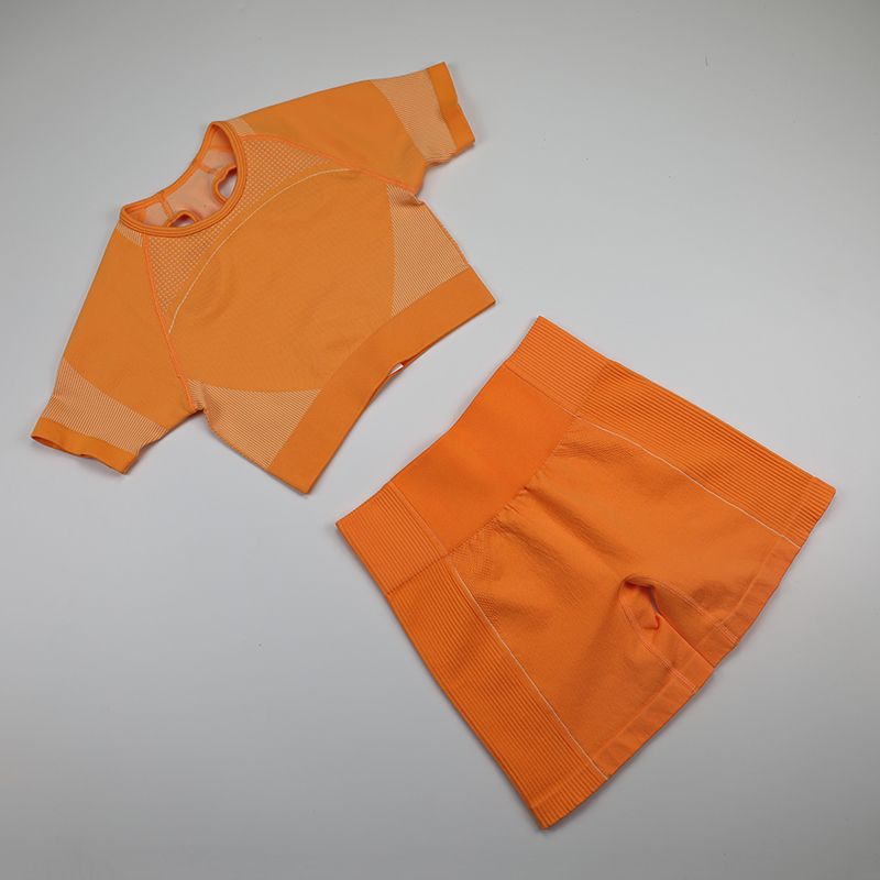 Orangefarbenes Set