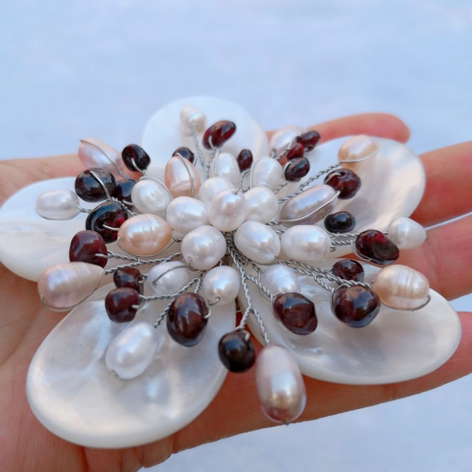 Genuine White Mother Of Pearl Mother Of Pearl Brooch Set With Floral Shell  From Beautypearl, $39.4