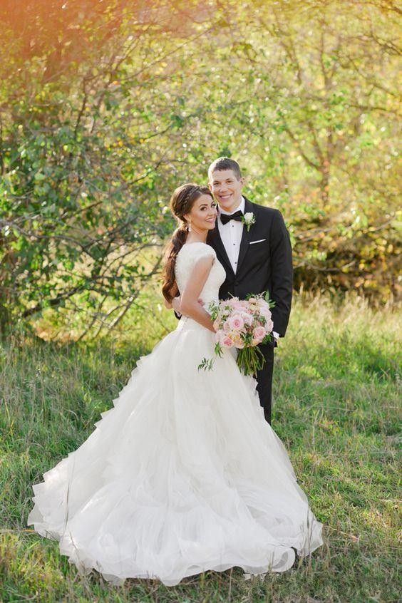 Discount Tiered Skirts Modest Wedding Dresses Arabic Beaded Lace