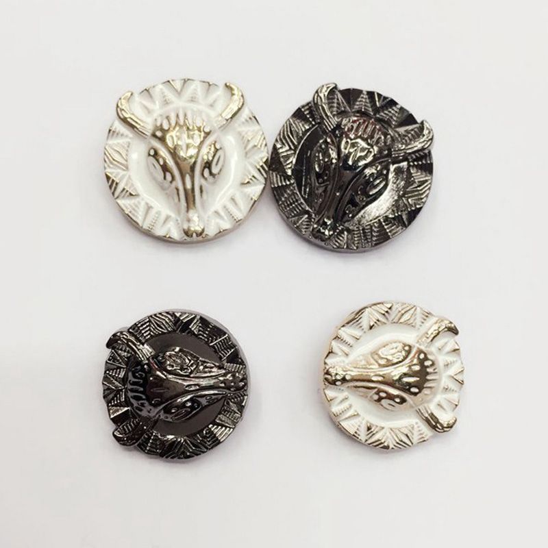 clothing button manufacturers