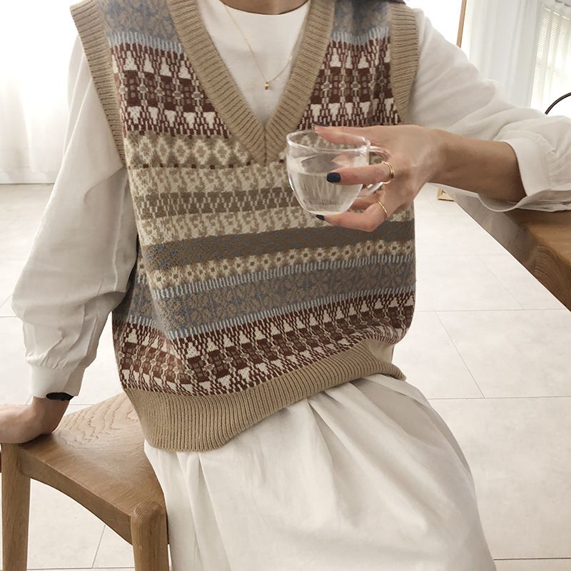 burgundy sweater vest womens