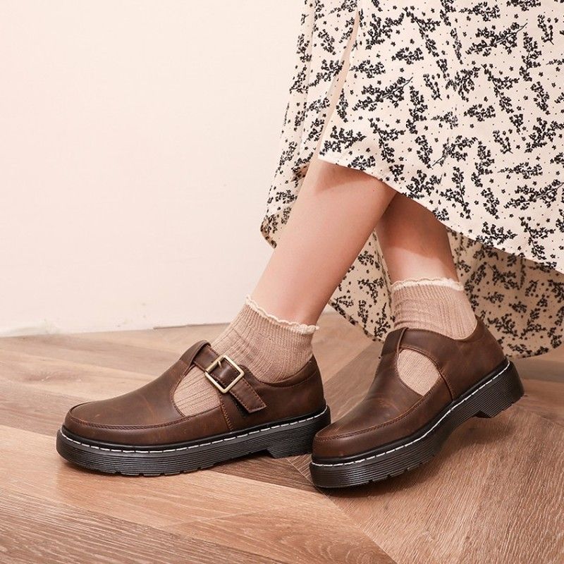 low heel brogues