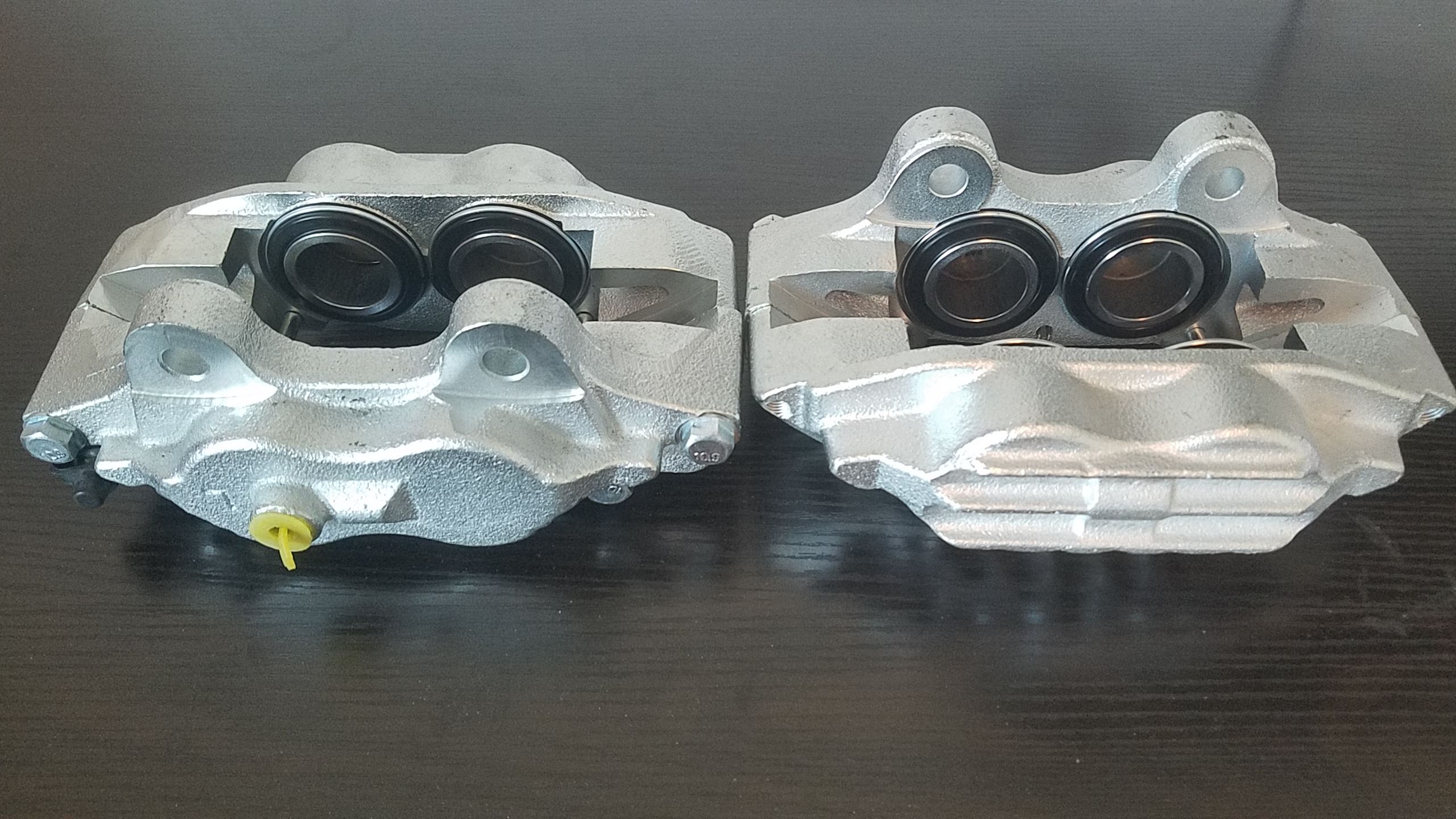 Wholesale Type TOYOTA HILUX Land Cruiser Brake Caliper Front Axle 4