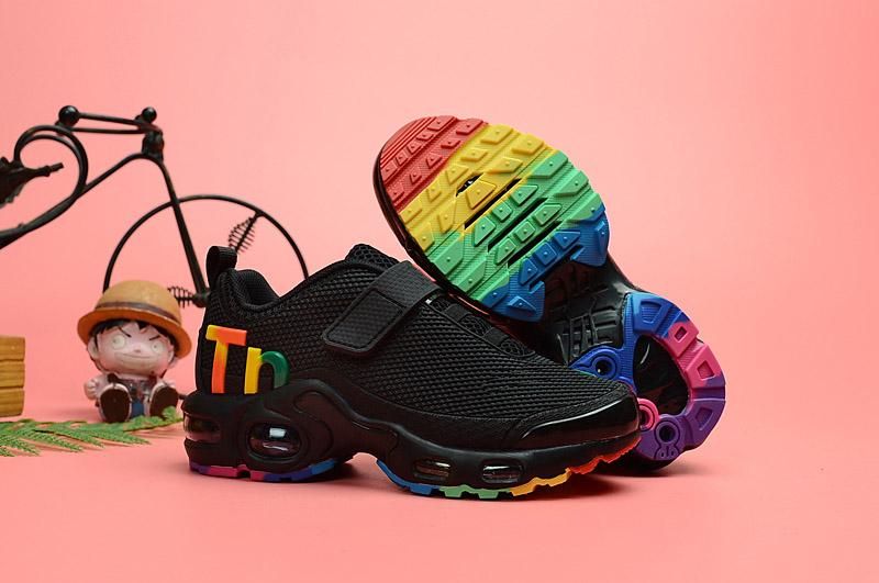 youth boys athletic shoes