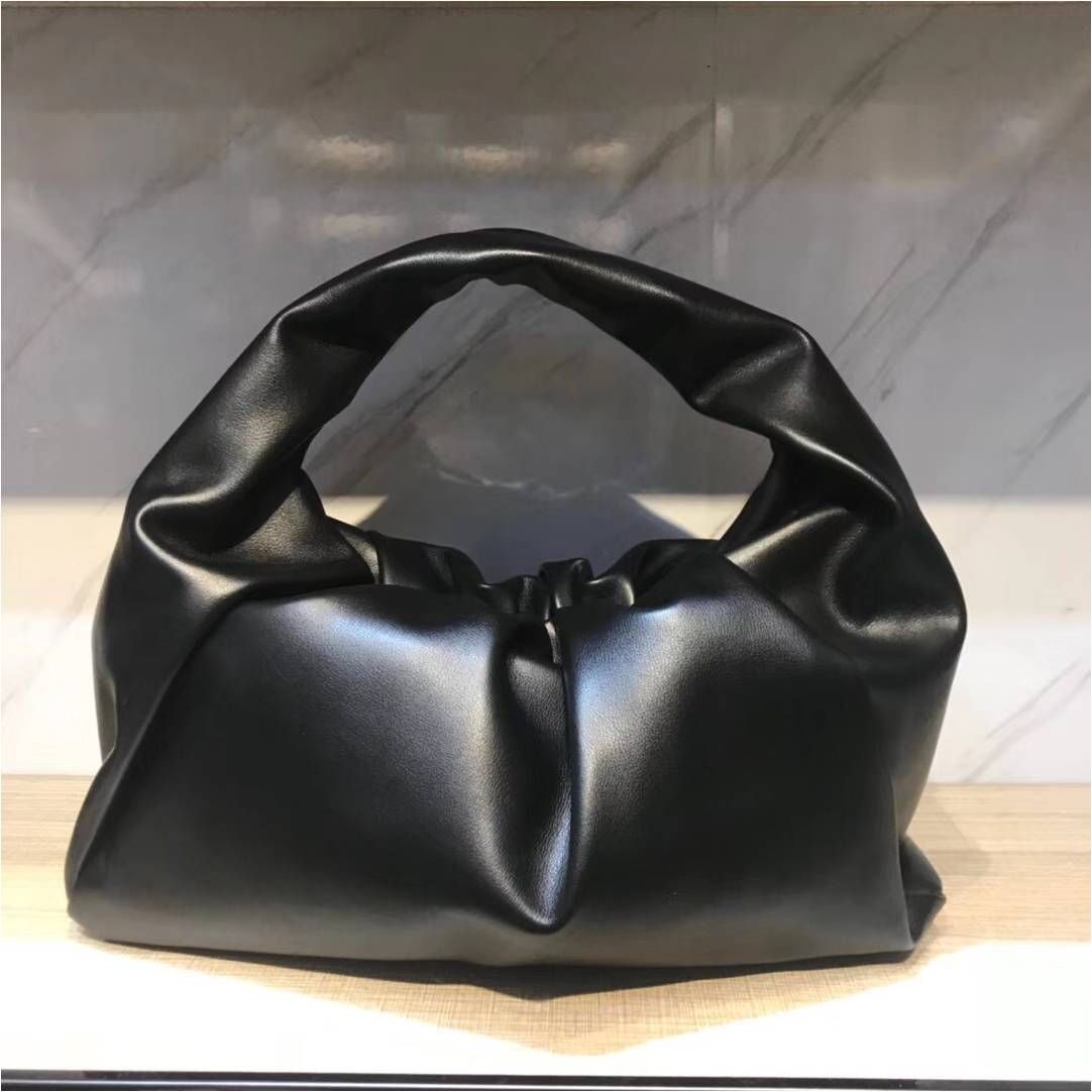 croissant leather bolsa