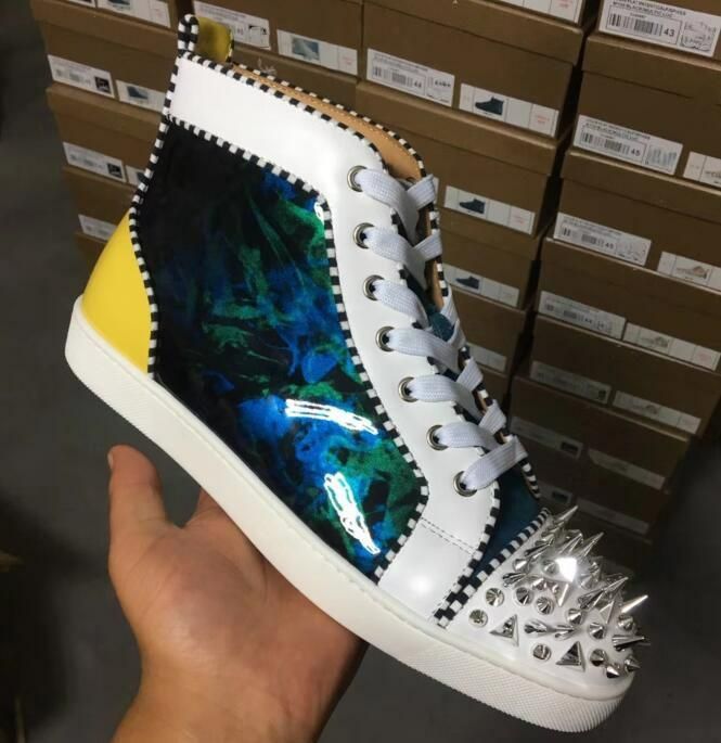 Zapatillas de hip-hop mujeres de alta gama personalizadas remaches dorados zapatos tendencia