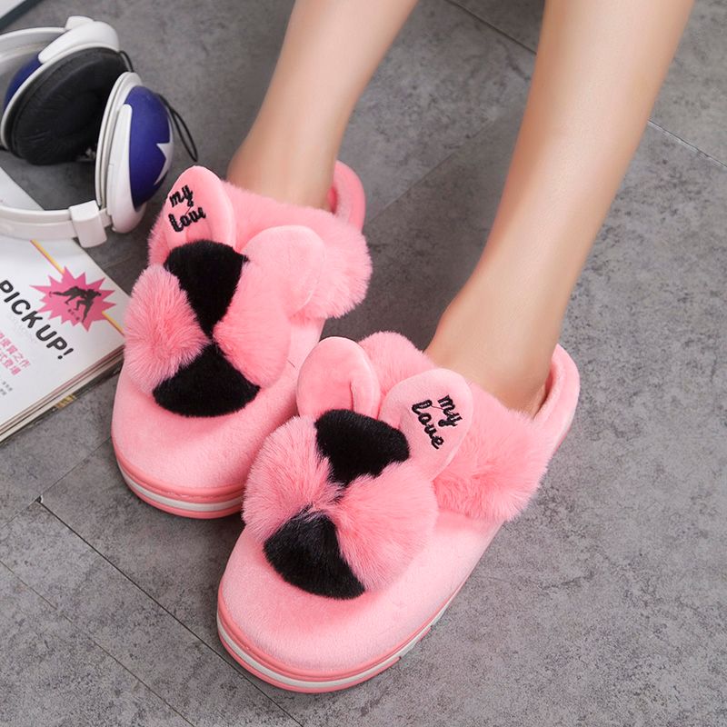 womens pink fluffy slippers