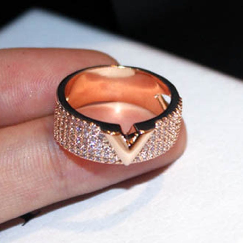 Hermoso Anillo De Cristal En V Anillo De Cristal De Acero De Hermoso Anillo De Cristal En V Anillo De Cristal De Acero De