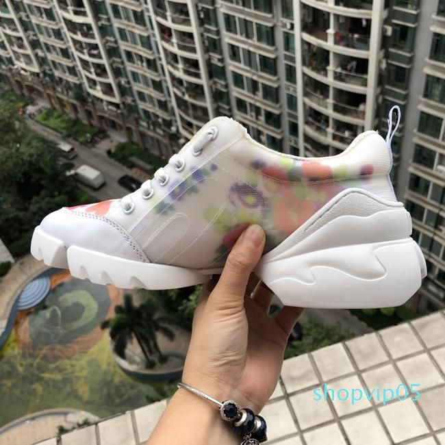 womens sneaker fashion 2019