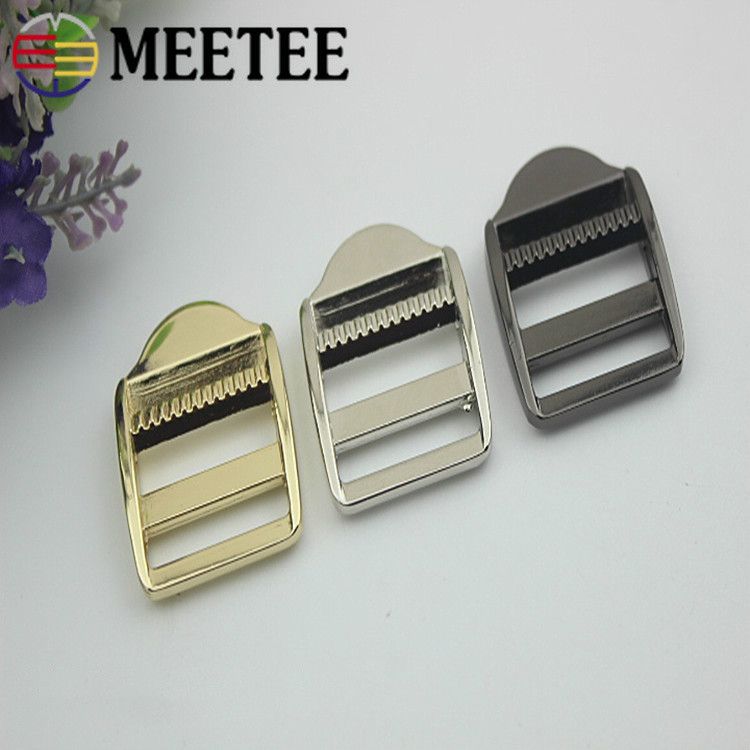 adjustable belt buckle