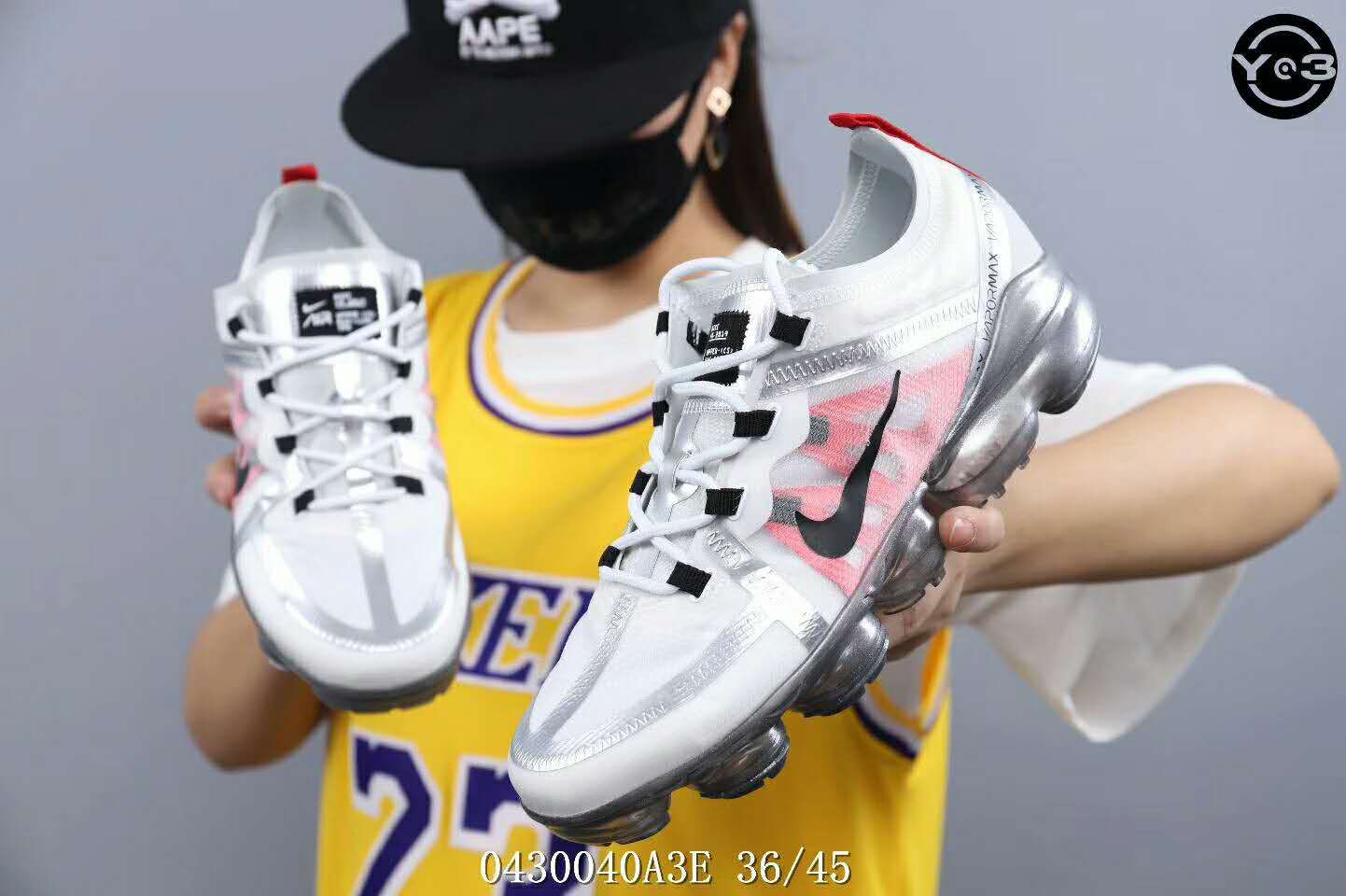 male sports shoes