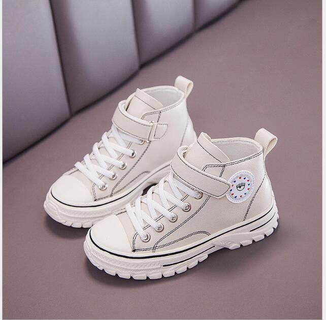 scarpe bianche da ragazzo