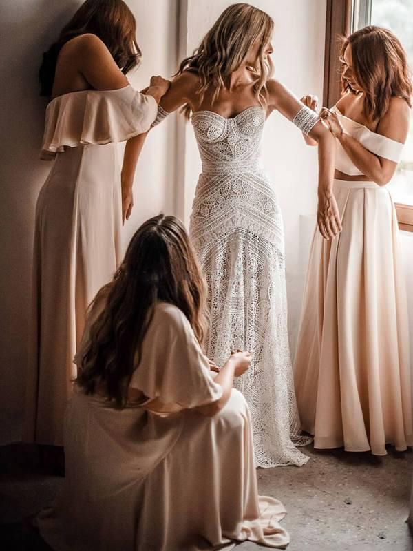 2019 Vintage Bohemian Wedding Dresses Sleeveless Lace Off Shoulder