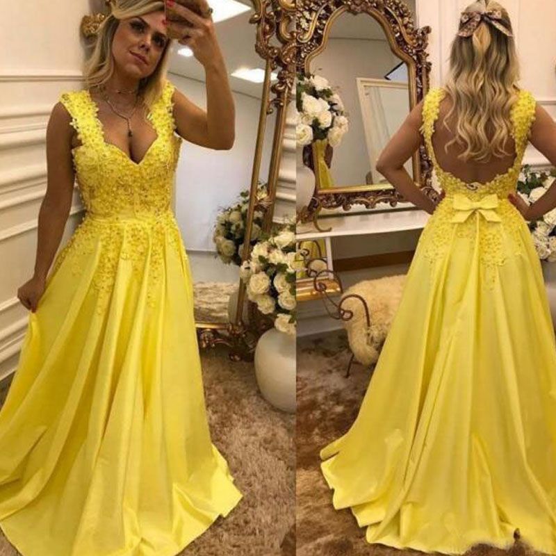 vestido de madrinha na cor amarelo