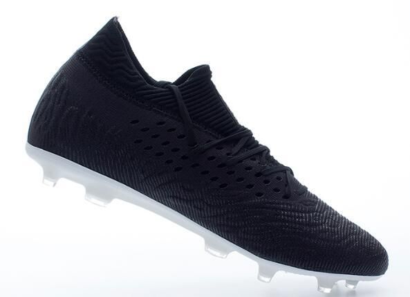 soccer cleats outlet