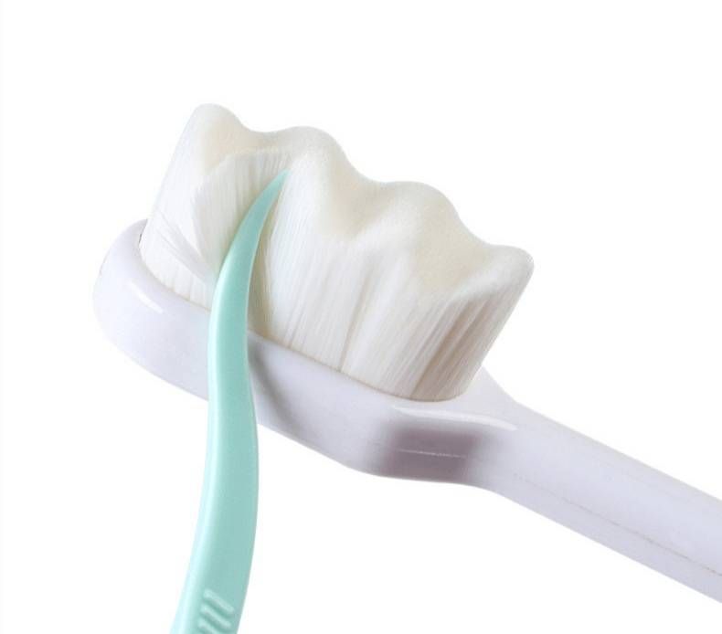 toothbrush with 10000 bristles