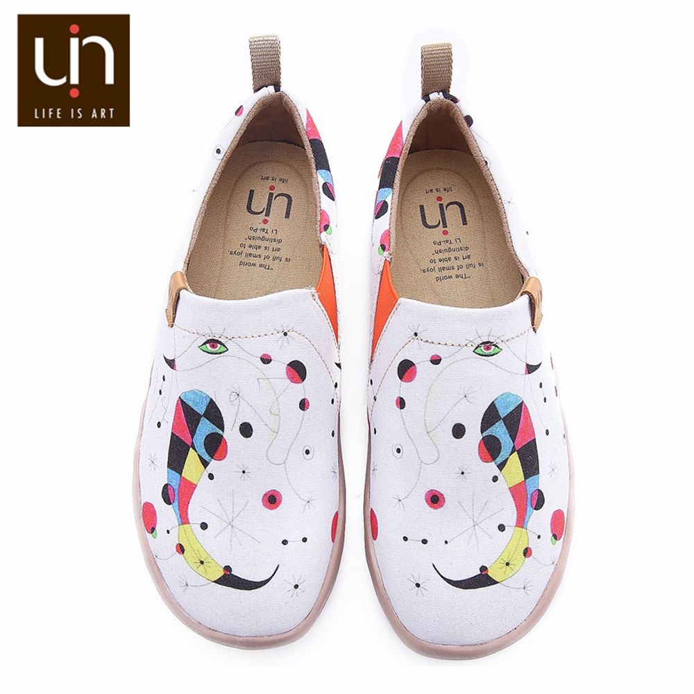 uin canvas shoes