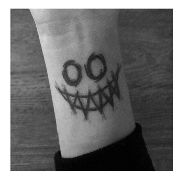 Joker Face Big Temporary Tattoo Sticker Waterproof Adult Men Women Party Favor Fake Tattoos 15x11cm T From Linjun09 11 11 Dhgate Com Joker Face Big Temporary Tattoo Sticker Waterproof Adult Men Women Party Favor Fake Tattoos 15x11cm T From Linjun09 11 11 Dhgate Com