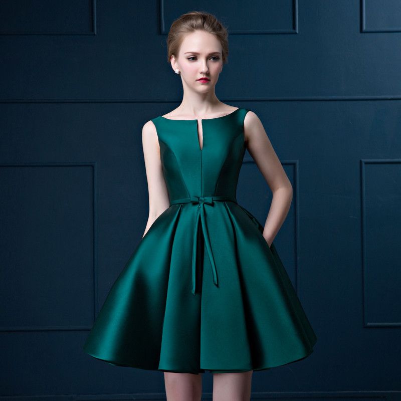 Nuevos vestidos de cóctel 2019 Nuevos vestidos de graduación cortos Semi  formal Vestido de graduación Verde