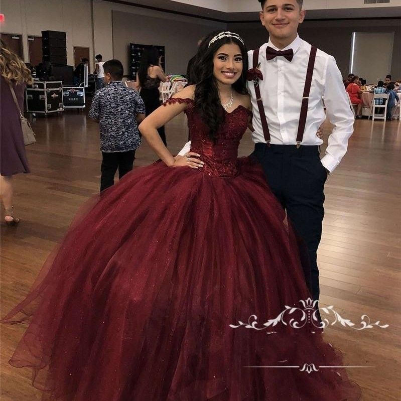 Compra 2020 New Burgundy Sweet 16 Masquerade Quinceanera Dresses Off  Shoulder Ball Gown Vintage Lace Sequin Plus Size Vestidos 15 Anos Prom  Gowns Barato | Entrega Rápida Y Calidad | Es.Dhgate