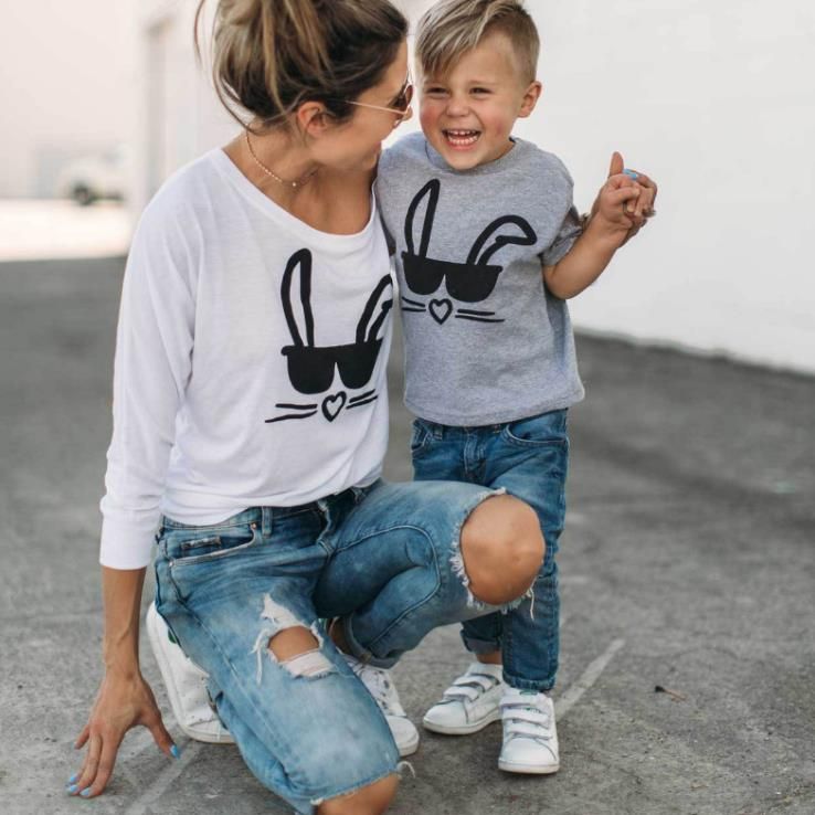son and mother matching clothes