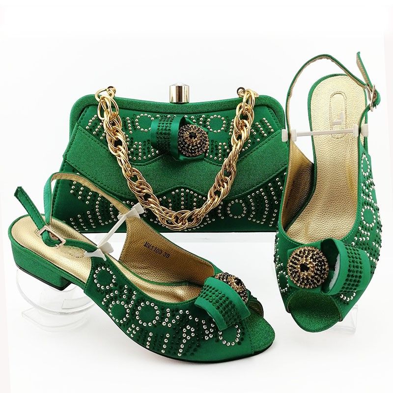 Venda Por Atacado De BRAND Mulheres Mais Populares Sapatos Verdes Com  Estilo Strass Bowtie Sapatos Africano Corresponder Ao Conjunto De Bolsa  MM1103, 4CM Calcanhar A $351,4 | DHgate.Com