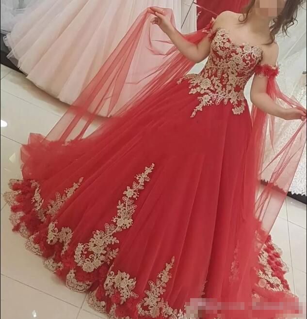 Oriente Medio Vestidos fiesta rojos Largos de encaje dorados la moda 2018 Fuera