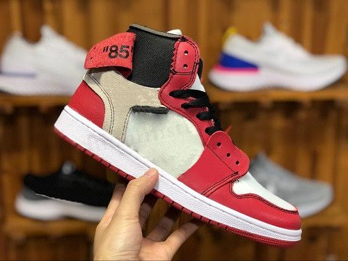 Купить Оптом Nike Air Jordan 1 OFF White AJ1 OW Мужчины 1 Баскетбол Обувь Кроссовки UNC Чикаго High Sky Blue 2020 Нью Jumpman 1S Женщины X Og Спорт Zapatos Дизайнерская Обувь TF533