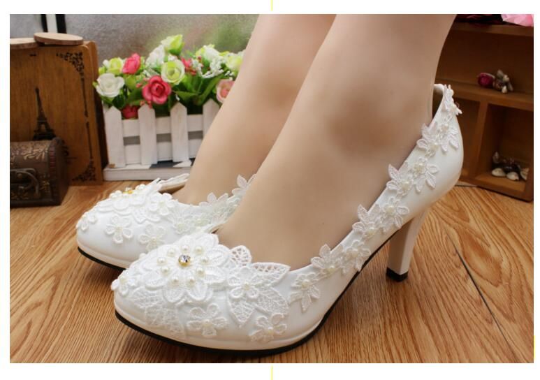 Modern Grânulos Branco Laço Baixo Calcanhar Beach Sapatos De Casamento De  Cristal Férias De Verão Seaside Sandálias Bridal Sapatos Noite Party  Feminina Mulheres Sapatos De Weddingdress1989, $205,04 | Pt.Dhgate.Com