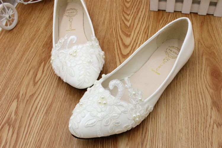 Beautiful Flatforms Lace Wedding Shoes For Women Boho Beach Wedding Bridesmaid Bridal Wedding Sandals Fashion Summer Ladies Flat Shoes 2019 Childrens