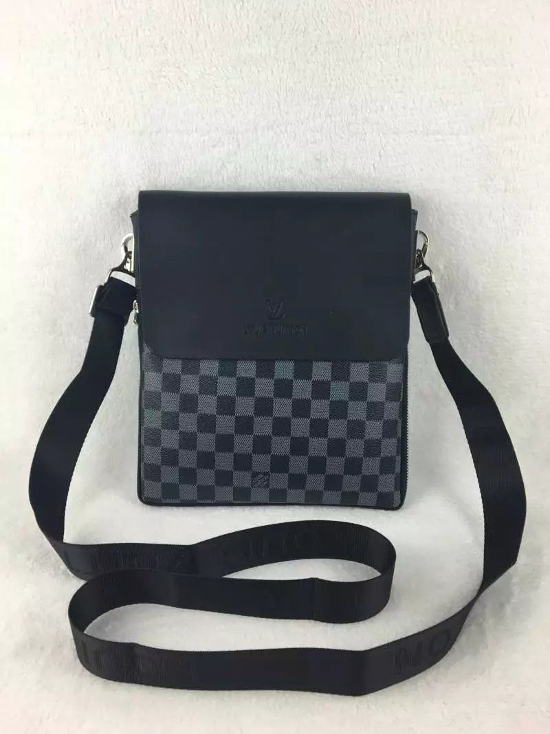 louis vuitton small bag men
