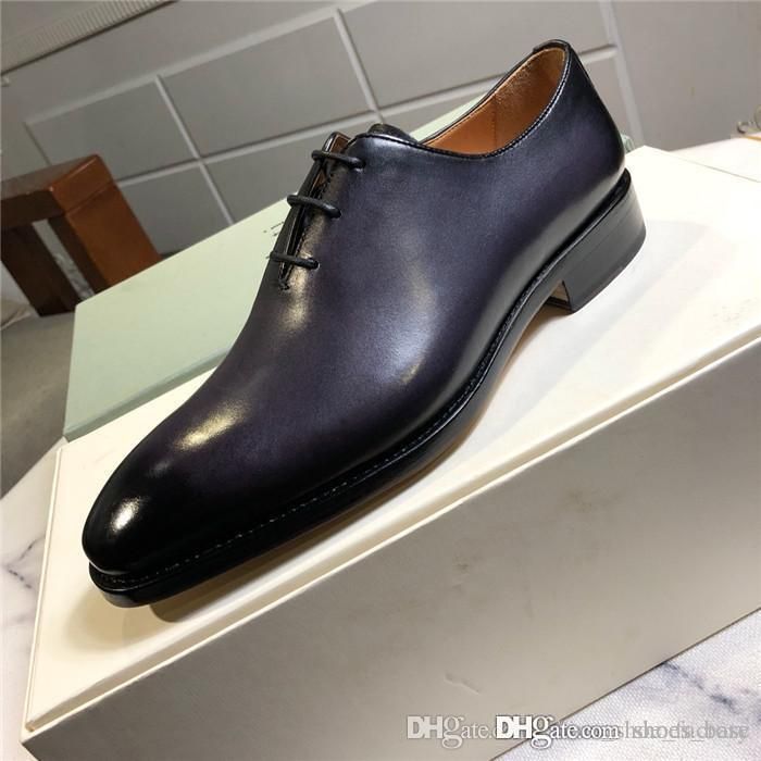 Großhandel Neue Leder Oxford Schuhe Formelle Business Business Schuhe Aus Rindsleder Herrenschuhe Mit Großen Ledersohlen Und Kunstvoll Geschnitzten Großhandel Neue Leder Oxford Schuhe Formelle Business Business Schuhe Aus Rindsleder Herrenschuhe Mit Großen Ledersohlen Und Kunstvoll Geschnitzten