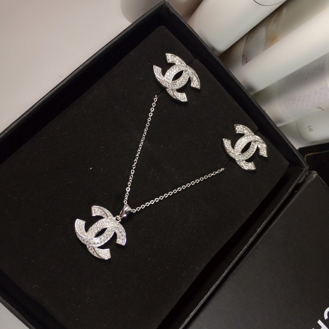 chanel iced out chain