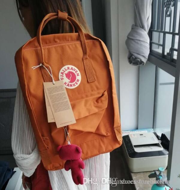 mochila kanken naranja