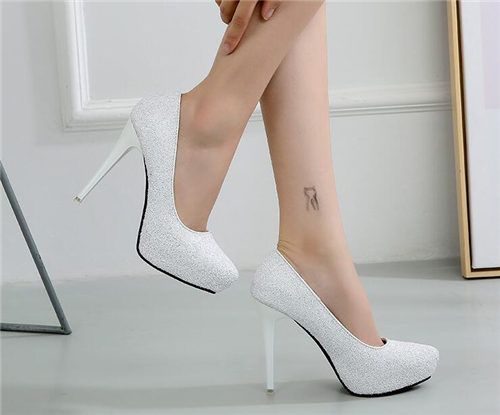 Compra 2020 Giftsbig Más Tamaño 45 Talón De 8 Cm 10 Cm 12 Cm Bombas Para  Mujer Zapatos Inferiores Rojos Zapatos De Tacón Marca Tacones De Aguja De  Color Rojo Único Baile