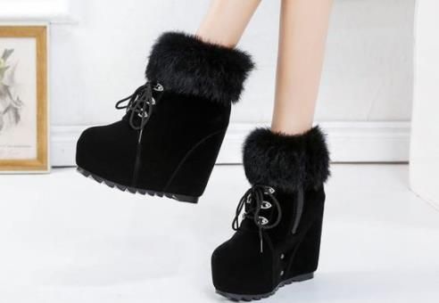 short fluffy boots