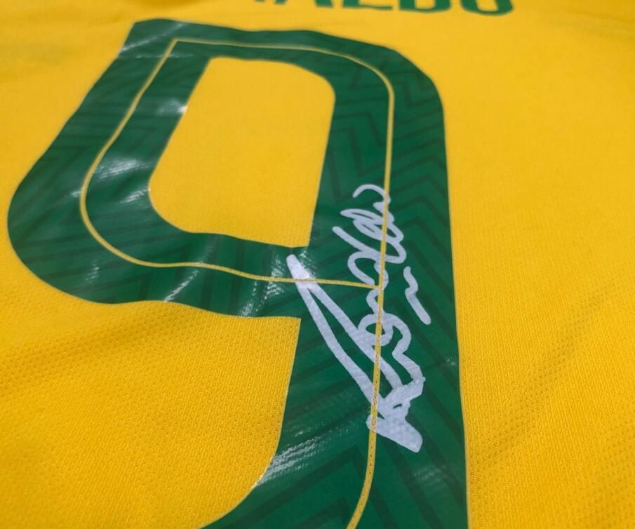 ronaldo r9 signed jersey