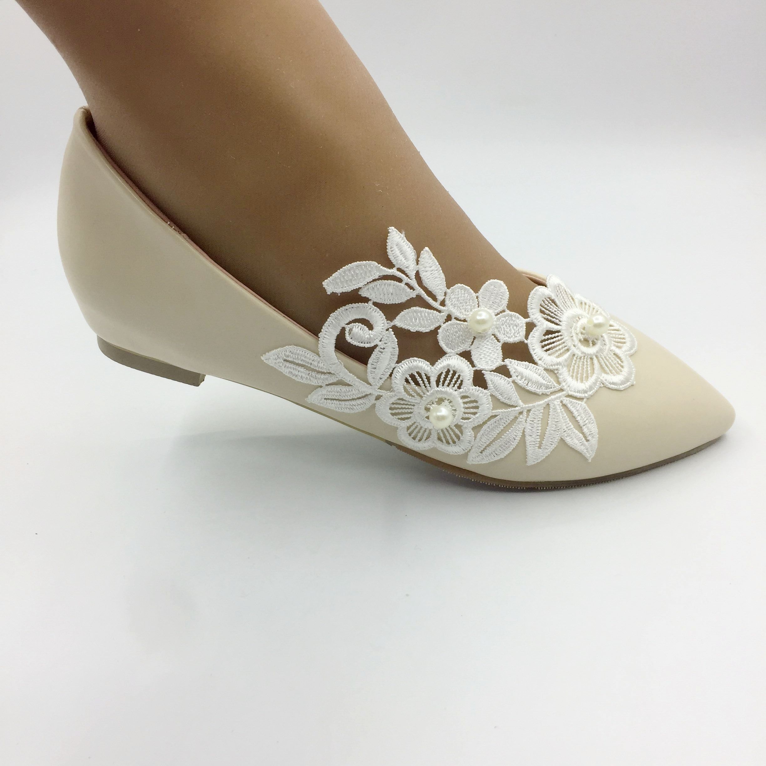 bridesmaid shoes champagne