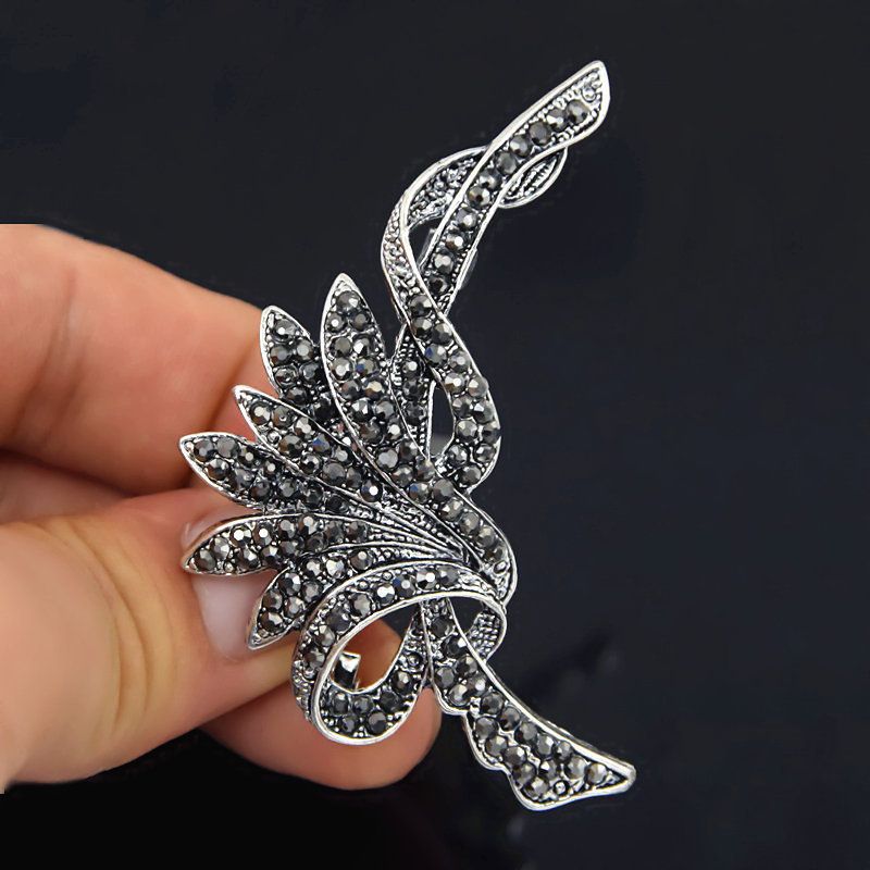 clothes brooch