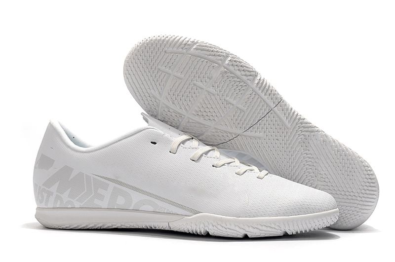 Compra 2020 Zapatos Para Hombre De Fútbol Mercurial Vapores 13 Pro IC  Zapatos De Fútbol De Interior Cristiano Ronaldo CR7 Botas De Fútbol Neymar  NJR Scarpe Calcio Barato | Entrega Rápida Y