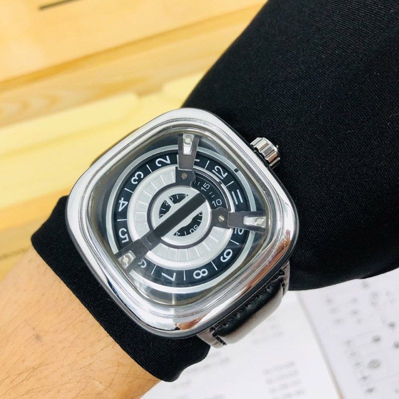 Satin Al 2020 En Sinif Yeni Luks Tasarimci Erkek Marka Hediye Kare Mekanik Otomatik Saatler Man Moda Yedi F Deri Kayis Kol Orologio Tl65 75 Dhgate Comda